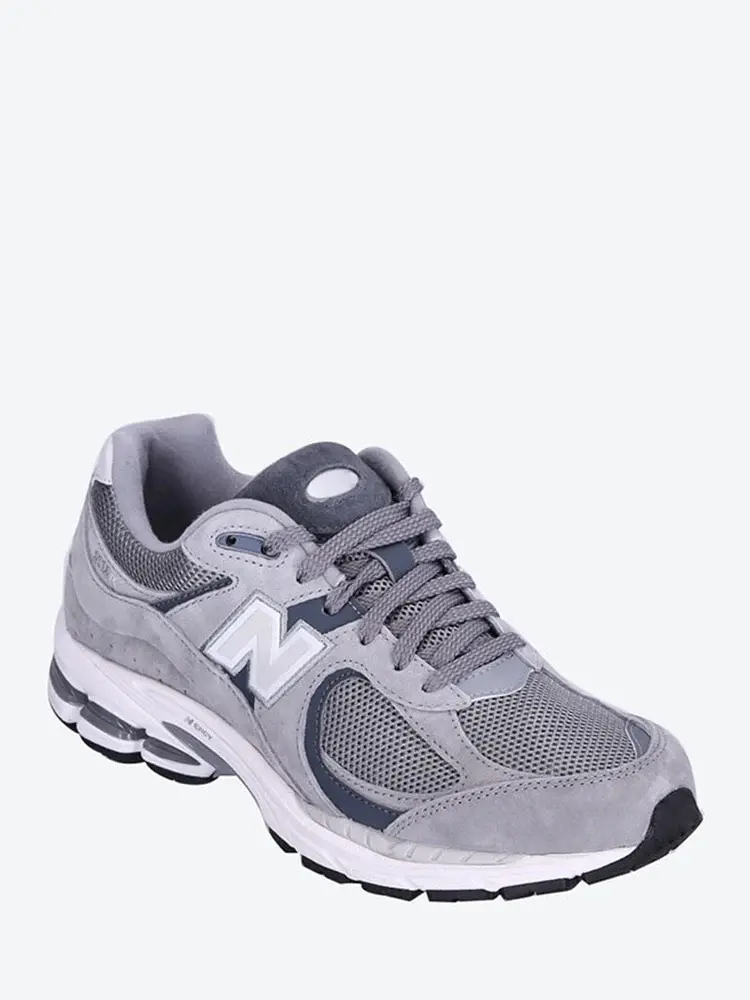 2002r-sneakers-men-shoes-sneakers-new-balance-smets-601945_750x1000_crop_center.webp