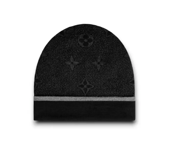 Bonnet en Laine Noir avec Motifs et Écritures style LV